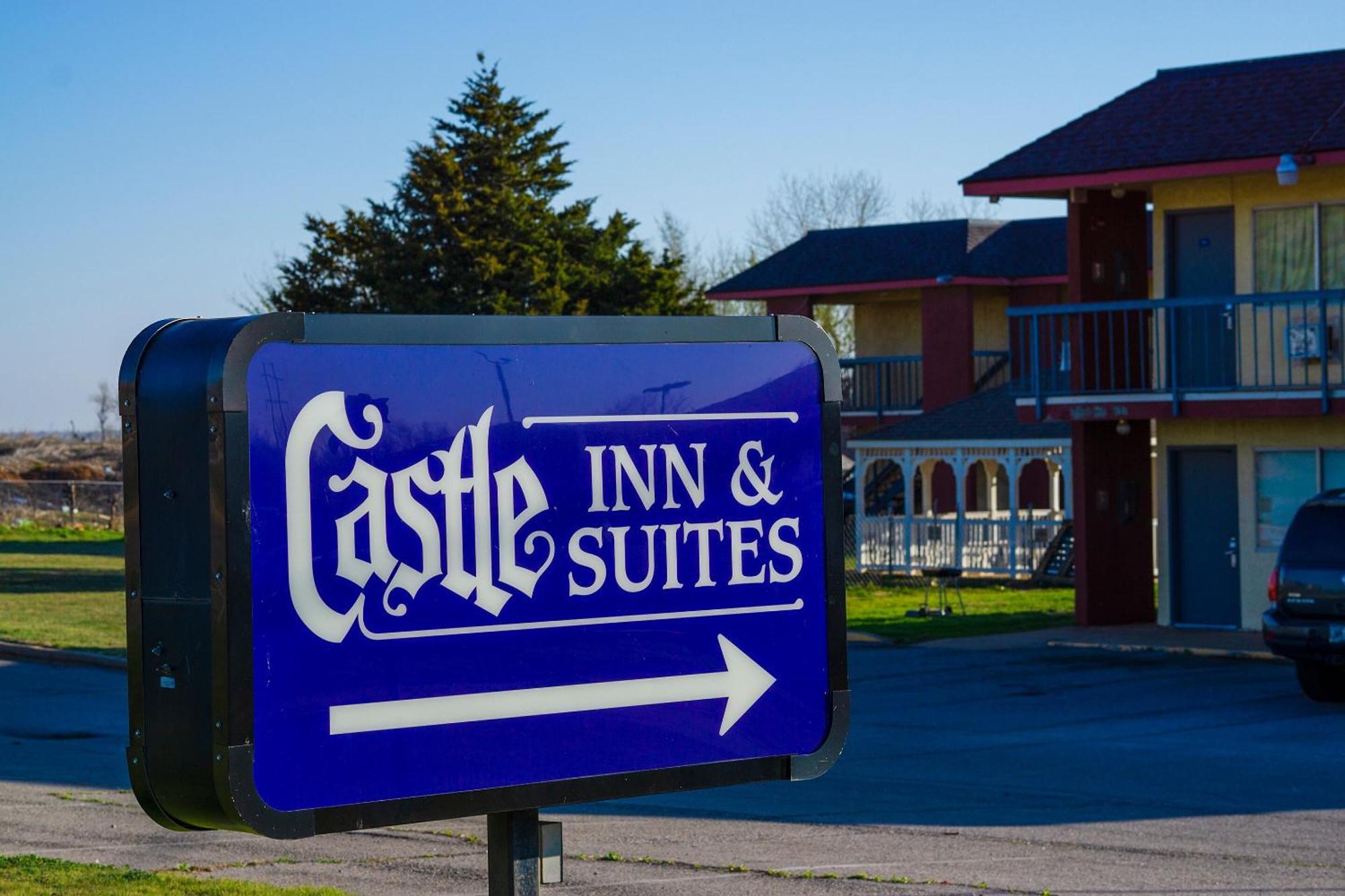 Castle Inn & Suites By Oyo Чикаша Экстерьер фото